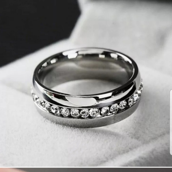 Ring - Picture 4 of 7